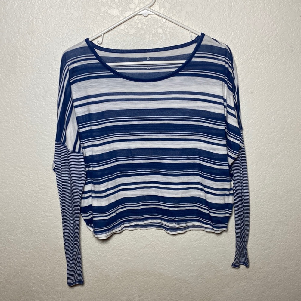 Athleta women’s size XS blue and white striped shirt